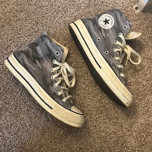 Converse high tops size 4